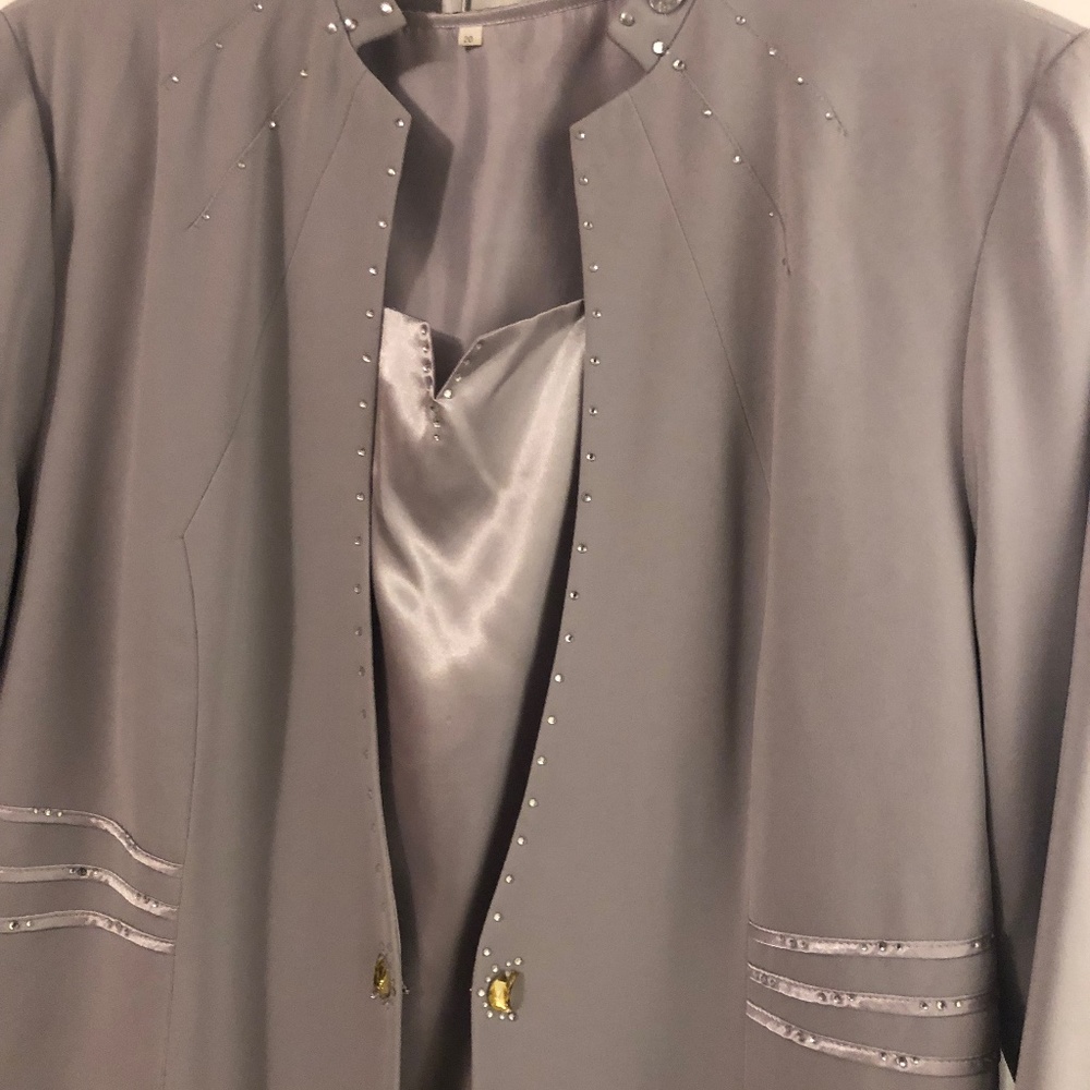 Women’s Francesca Bellini Suit - Picture 4 of 9
